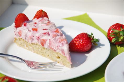 Es ich verspreche euch, ihr werdet nicht genug davon bekommen. Erdbeerkuchen mit Cashewcreme (vegan,zuckerfrei ...