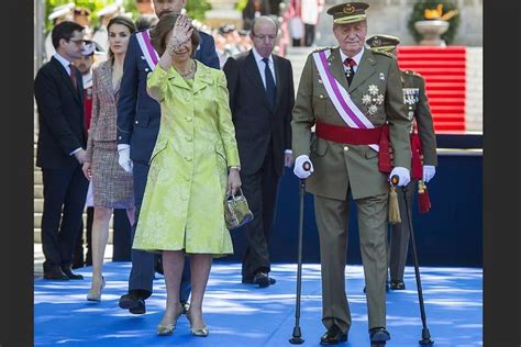 Queen elizabeth ii arrived in a mask in her state bentley to mark the death of her husband. EN IMAGES. Juan Carlos abdique après 39 ans de règne - Le Point