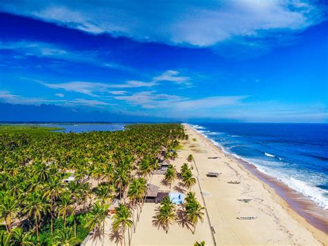 Lagos, nijerya'nın en büyük şehridir. Ilashe Beach, Lagos Nigeria | created by dji camera | Flickr