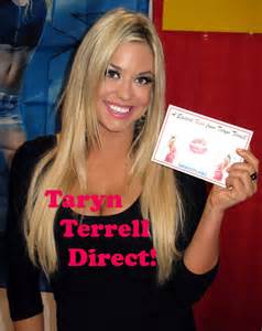 TNA Taryn Terrell Sexy Curves Kiss Card 7 Signed 2U Impact Playboy WWE