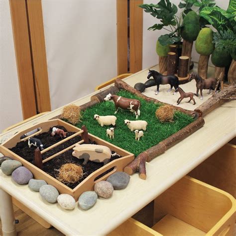 kids farm play table - lovely idea that doesn't take a lot of time to