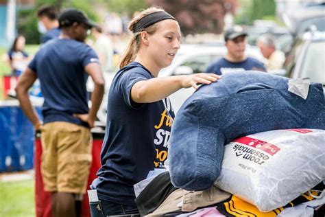 Volunteers Needed For Residence Hall Move In E News West Virginia University