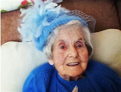 wow meet this 100 year old bridesmaid who stole the show at a wedding photos royaltygist