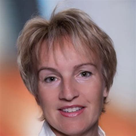 Eine filiale der erste bank samt büroflächen soll verbleiben. Vera Kasbauer - Angestellte - Erste Bank, Graben 21, 1010 ...