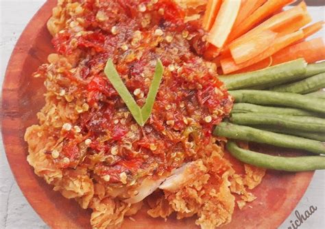 Ayam geprek dapat dimasak dengan berbagai pilihan sambal yang khas. Resep Sambal Ayam Geprek Ala Bensu - 775 resep sambal ...