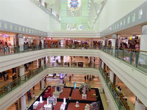 1 utama is one of the klang valley's most popular shopping centres. Centre Court - 1 Utama Shopping Centre
