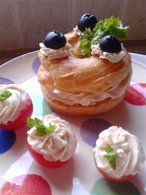 Le zeppole di san giuseppe fritte sono dolci tipici farciti con crema pasticcera nella versione classica; Zeppole…salate | Cucina con me Graziella e Raffaele