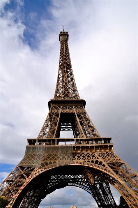 Word on the Stainbrooks Street: Paris!: Eiffel Tower