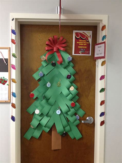 Classroom door  Classroom christmas decorations, Christmas door
