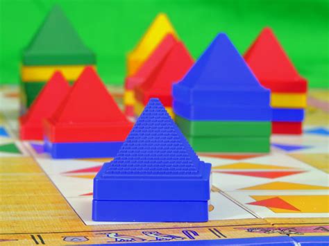 무료 이미지 경기 놀이 색깔 장난감 보드 게임 미술 삽화 건물 모양 피라미드 오락 종이 접기 용지