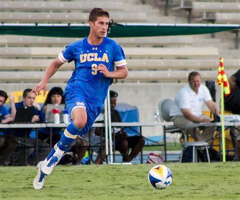 Ucla Mens Soccer Edged Out By No 23 Washington In 1 0 Loss Daily Bruin