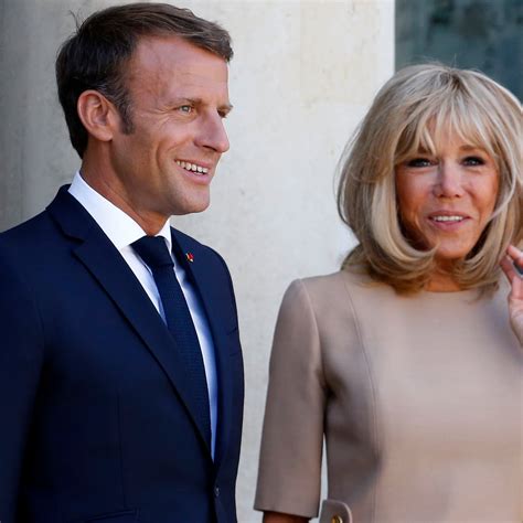 Emmanuel macron and his wife brigitte trogneux arrive at the elysee palace in paris, france, to attend a dinner in honour of spain's king felipe vi and queen letizia on 2 june 2016 | philippe wojazer/reuters. Brigitte Macron Old / Brigitte Macron Emmanuel Macron Love ...