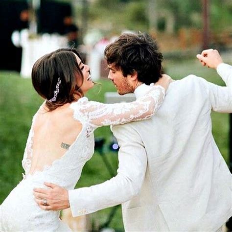 Einen monat nach ihrer hochzeit geben nikki reed und ian somerhalder ganz private einblicke. Nikki Reed & Ian Somerhalder's wedding … | Düğün, Çift ...