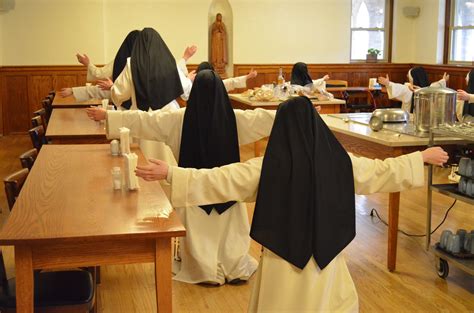 dominican nuns nuns habits benedictine nuns monastic life