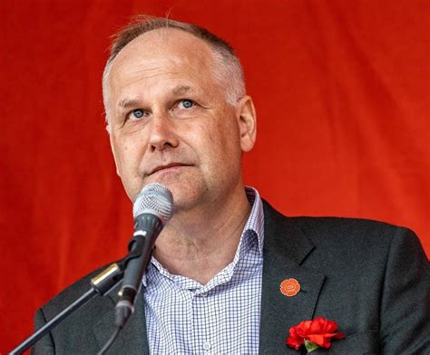 More ideas from jonas svensson. Jonas Sjöstedt slår sig ner i kapitalismens högborg - Axess