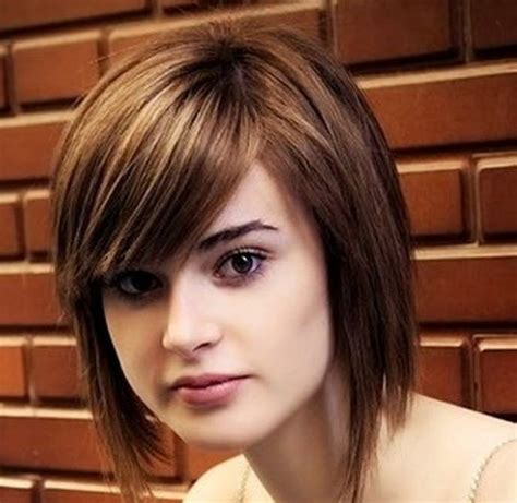 Salah satu model rambut pendek yang banyak diminati adalah short bob. Trend Model Rambut Pendek Wanita 2016 Terbaik