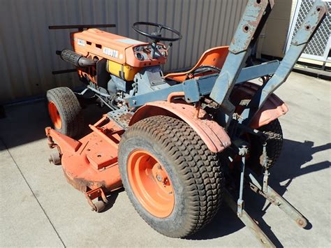 Kubota B1700 Hst Mid Deck Mower Tractor Auction 0048 7023516