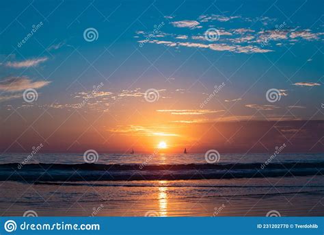 Sunset At The Sea Sunrise At Beach Colorful Ocean Beach Sunrise