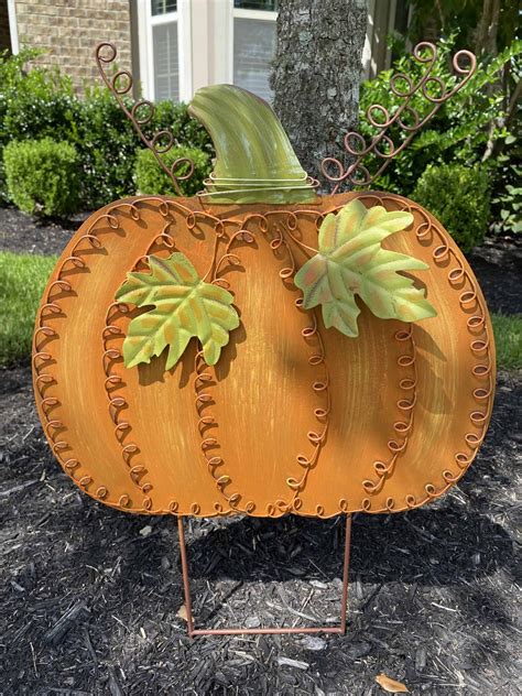 Outdoor Pumpkin Decor Pineapple House Rules