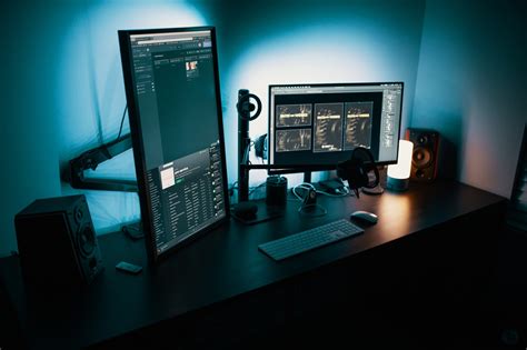 Best Gaming Computer Desk For Multiple Monitors In 2020