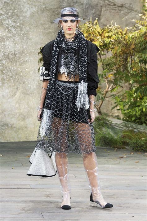 Chanel Just Confirmed These 4 Trends Are About To Be Everywhere