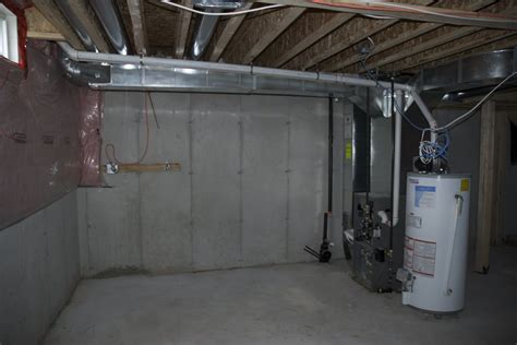 What to do with are you looking for great unfinished basement remodeling ideas? HouSeOnaShoestring: Unfinished Basement :Decorating