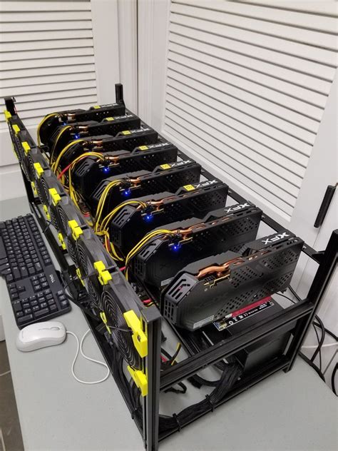 There are 21,453 ethos rigs mining on 119,898 gpus. Eth miner.
