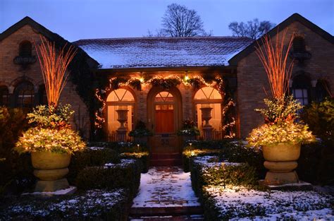 12 Best Outdoor Christmas Lights Displays For Your Yard