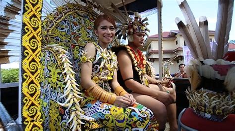 5 Pakaian Adat Kalimantan Timur Lengkap Info Area