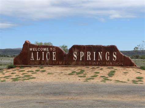 Alice Springs Touristic Places: Outback Adventures and Aboriginal Heritage 2
