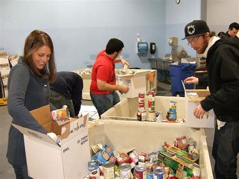 We rely on volunteers like you to help sort, package and distribute healthy food to people in need in san francisco. Volunteers sorting donations at the Food Bank http://www ...