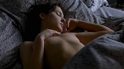 Nude Video Celebs Virginie Ledoyen Nude En Plein Couer 1998
