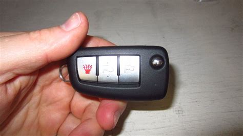 Cr2032 battery instruction on how to replace the battery the metal blade key can be used to manually open the driver's door or the trunk. Nissan-Qashqai-Rogue-Sport-Key-Fob-Battery-Replacement ...