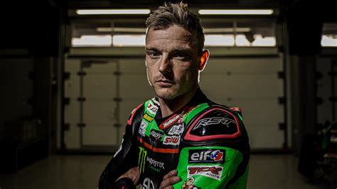 wsbk officiel kawasaki fidélise un de ses pilotes et c est alex lowes paddock gp