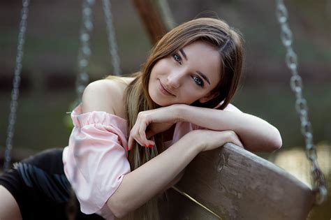 2048x1638 Brunette Svetlana Grabenko Model Blue Eyes Girl Wallpaper Coolwallpapersme