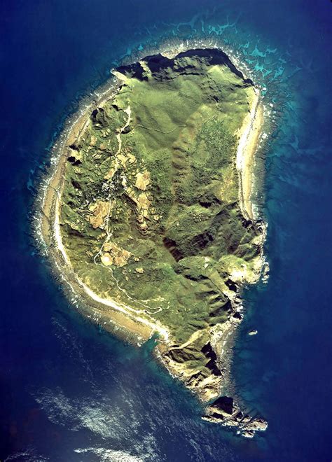 Very small islands such as emergent land features on atolls can be called islets, skerries, cays or keys. Tairajima - Wikipedia
