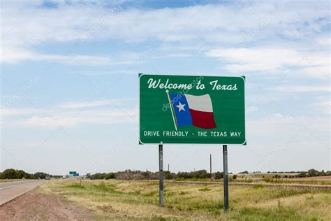 Welcome To Texas Road Sign — Stock Photo © Dnewman8 45491567