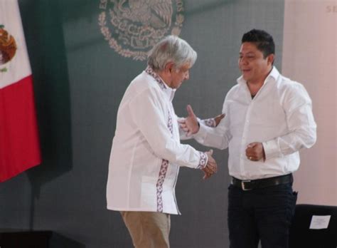 Será un pequeño libro ilustrado. Pide Gallardo no atacar a esposa e hijo de AMLO; "no se ...