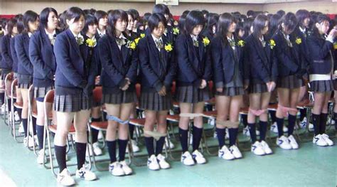 E Lots Of Schoolgirls With Panties Down Zwz Picture