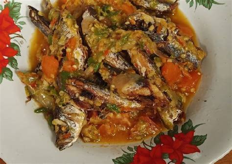 Sambal terong ikan asin bahan: Resep Ikan asin benggol sambal pedas oleh Jeliana Nainggolan - Cookpad