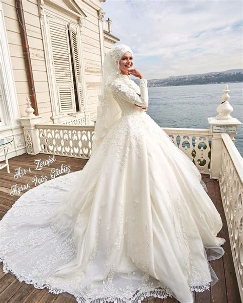 Was muslimische frauen tragen zur hochzeit glamourös. Slim Fit Jeans für Damen | Kleider hochzeit, Braut, Brautkleid