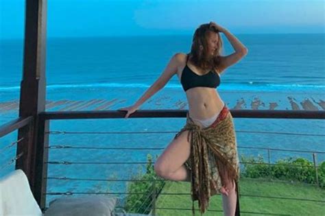 Look Ellen Adarna Sizzles In Vacation Photo In Bali Abs Cbn News