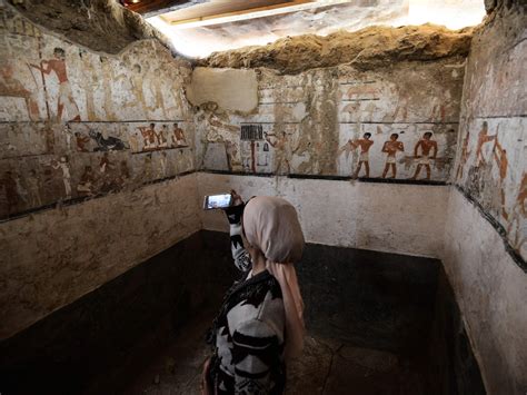 Egyptian Archaeologists Unearth A 4400 Year Old Tomb Kunc
