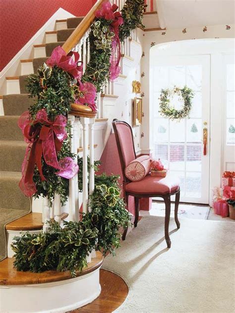 *step up* your holiday style with these ideas. 35 Amazing Christmas Staircase With Banister Ornaments ...
