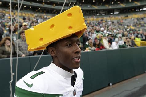 Jets Sauce Gardner Wears Cheesehead At Lambeau After Packers Upset