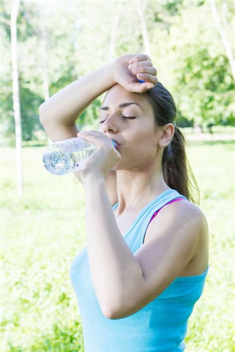 Fitness Girl Drinking Water Stock Image Image Of Sports Teen 2351443