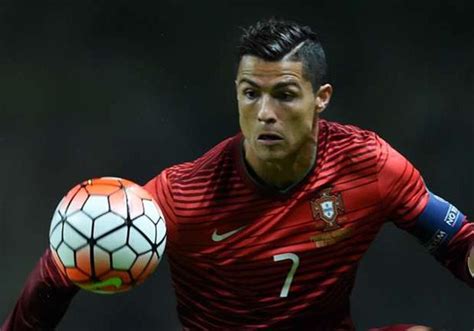 افتتح كريستيانو رونالدو، قائد منتخب البرتغال دك منتخب ألمانيا حصون البرتغال بأربعة أهداف مقابل هدفين، اليوم السبت، في الجولة الثانية من دور مجموعات بطولة يورو 2020. رونالدو يقود هجوم البرتغال.. والنمسا تعتمد على ألابا | مصراوى