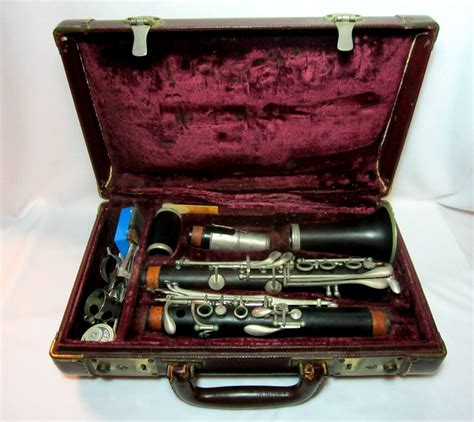 Conn Wood Clarinet 424n With Original Case Vintage Woodwind Instruments
