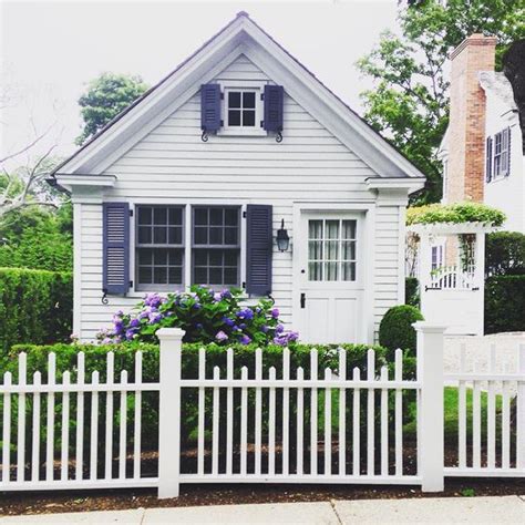 Cottage With White Picket Fence Cottage White Picket Fence House