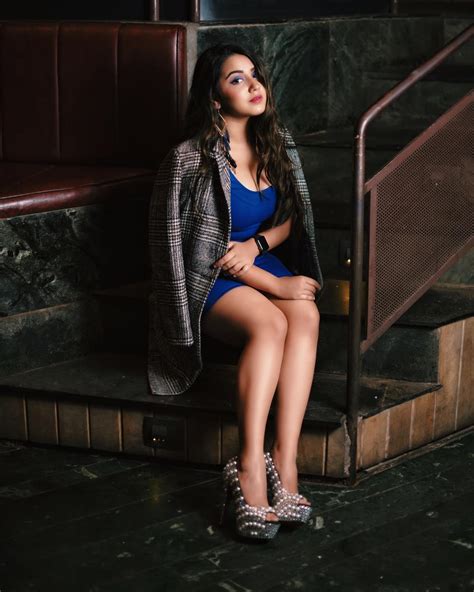 Roshni Walia Birthday These Photos Of The Telly Actress Will Make You A Fan Of Her Fashion Sense